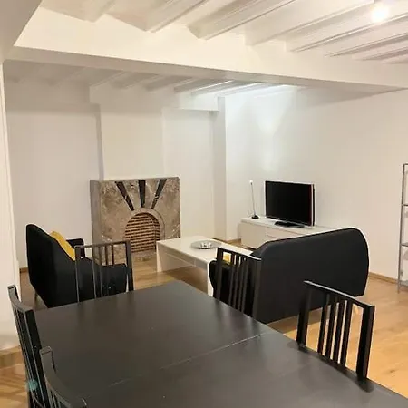 Superbe Aéroport Et Gare