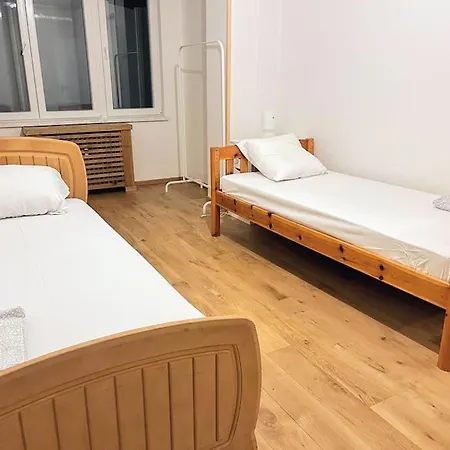 Superbe Aéroport Et Gare *