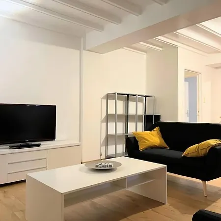 Superbe Aéroport Et Gare * Charleroi