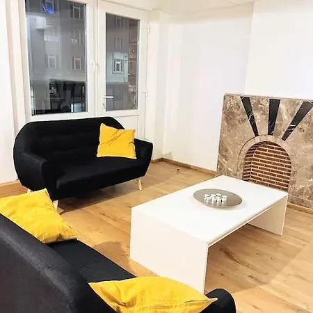 Superbe Aéroport Et Gare