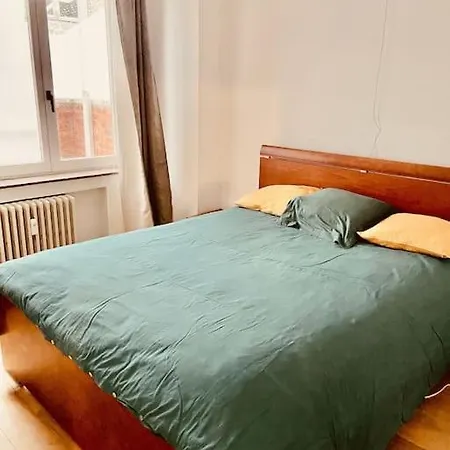 Superbe Aéroport Et Gare Charleroi